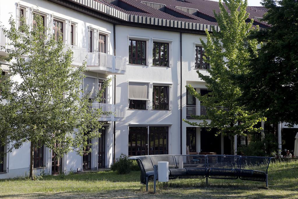 Tagungs- Und Bildungszentrum Steinbach/Taunus Steinbach im Taunus Buitenkant foto