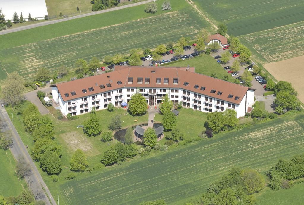 Tagungs- Und Bildungszentrum Steinbach/Taunus Steinbach im Taunus Buitenkant foto