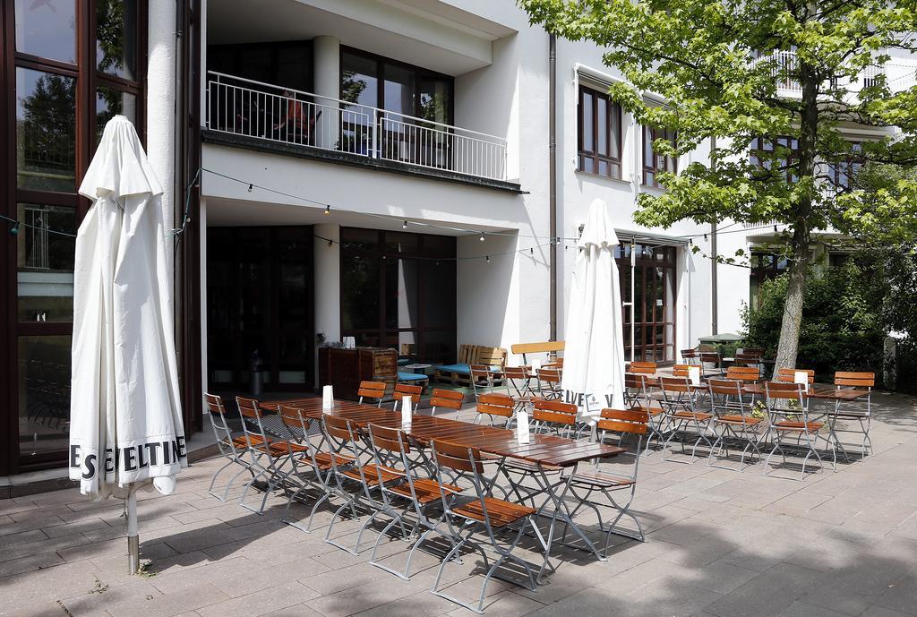 Tagungs- Und Bildungszentrum Steinbach/Taunus Steinbach im Taunus Buitenkant foto